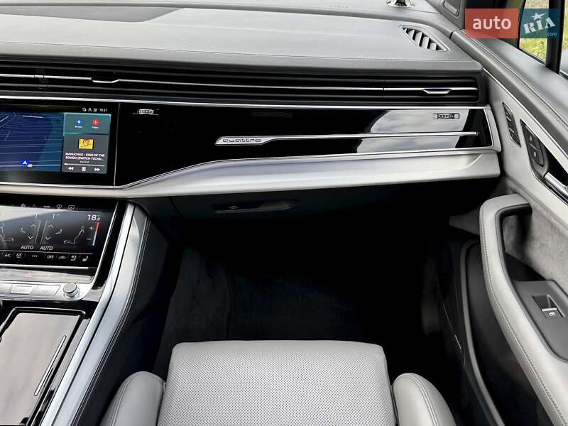Внедорожник / Кроссовер Audi Q7 2021 в Киеве