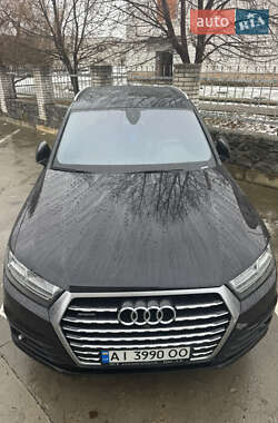 Внедорожник / Кроссовер Audi Q7 2016 в 