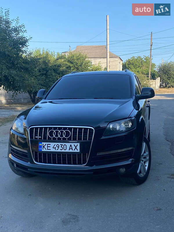 Внедорожник / Кроссовер Audi Q7 2006 в 