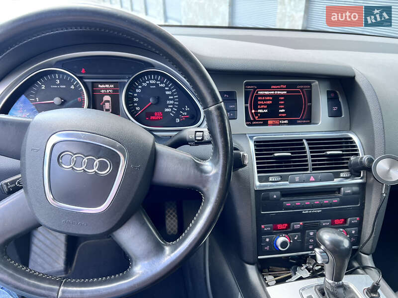 Позашляховик / Кросовер Audi Q7 2007 в Луцьку