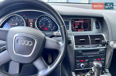 Внедорожник / Кроссовер Audi Q7 2007 в 