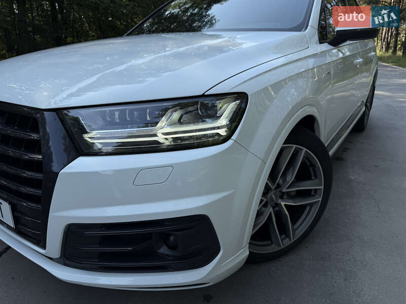 Внедорожник / Кроссовер Audi Q7 2017 в Хмельницком