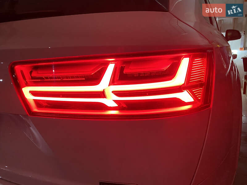 Внедорожник / Кроссовер Audi Q7 2017 в Хмельницком