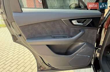 Внедорожник / Кроссовер Audi Q7 2018 в 