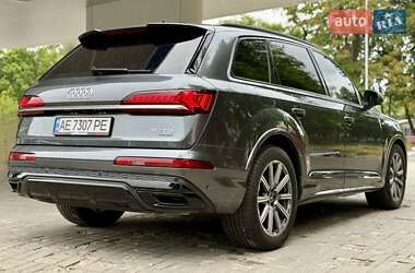 Внедорожник / Кроссовер Audi Q7 2021 в 