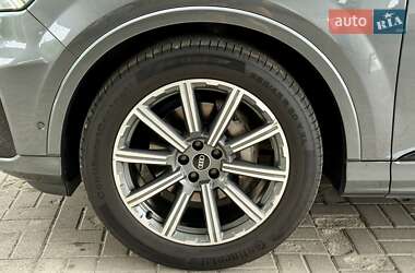 Внедорожник / Кроссовер Audi Q7 2021 в 