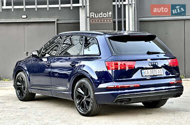 Внедорожник / Кроссовер Audi Q7 2018 в 