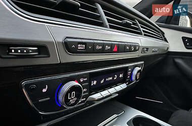 Внедорожник / Кроссовер Audi Q7 2018 в 