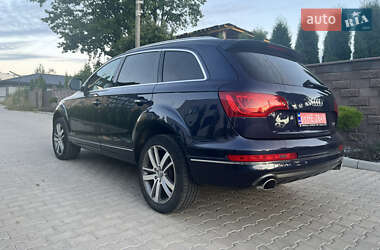 Позашляховик / Кросовер Audi Q7 2013 в 