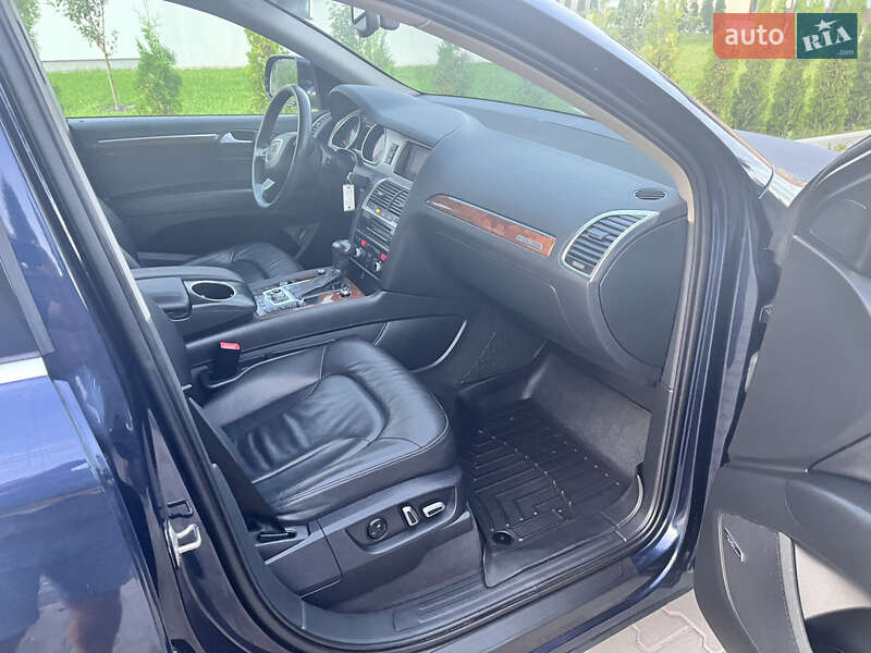 Позашляховик / Кросовер Audi Q7 2013 в Рівному