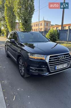 Внедорожник / Кроссовер Audi Q7 2016 в 