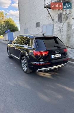 Внедорожник / Кроссовер Audi Q7 2016 в 