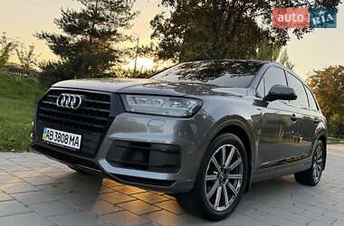 Внедорожник / Кроссовер Audi Q7 2017 в 