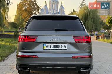 Внедорожник / Кроссовер Audi Q7 2017 в 
