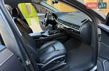 Внедорожник / Кроссовер Audi Q7 2017 в 