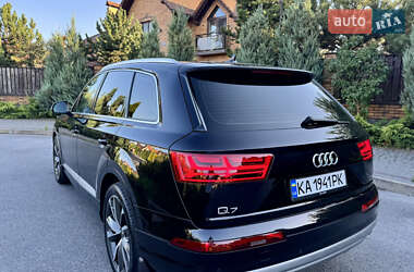 Внедорожник / Кроссовер Audi Q7 2015 в 