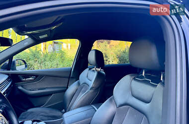 Внедорожник / Кроссовер Audi Q7 2015 в 
