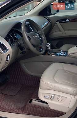 Внедорожник / Кроссовер Audi Q7 2013 в 