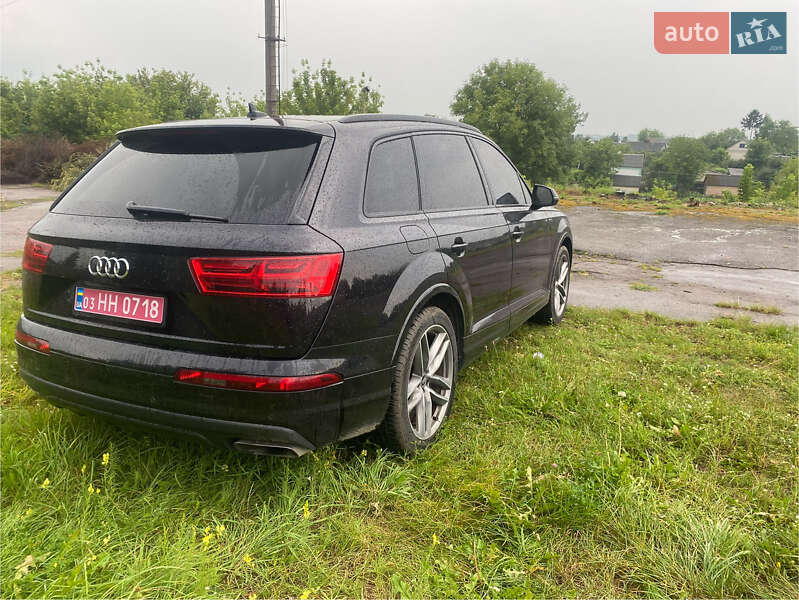 Внедорожник / Кроссовер Audi Q7 2016 в Ровно