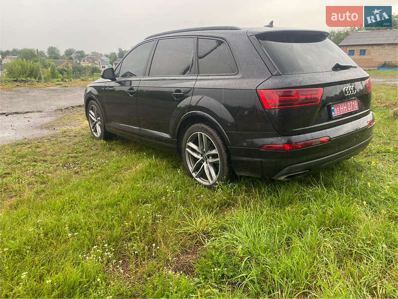 Внедорожник / Кроссовер Audi Q7 2016 в Ровно