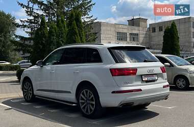 Внедорожник / Кроссовер Audi Q7 2016 в 