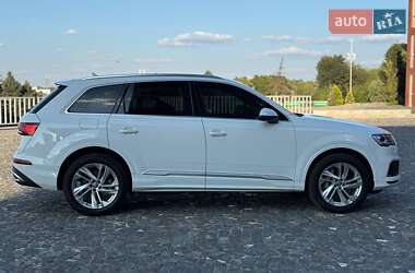 Позашляховик / Кросовер Audi Q7 2020 в 