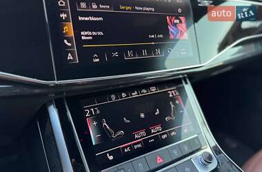 Позашляховик / Кросовер Audi Q7 2020 в 