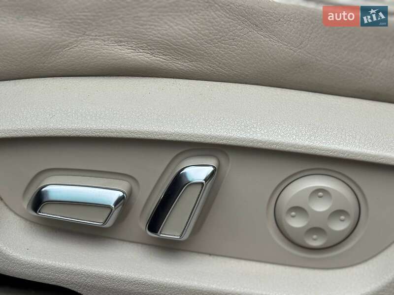 Внедорожник / Кроссовер Audi Q7 2011 в Одессе