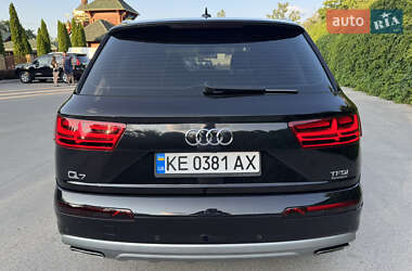 Внедорожник / Кроссовер Audi Q7 2015 в 