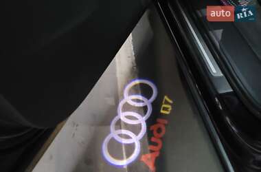 Внедорожник / Кроссовер Audi Q7 2018 в 