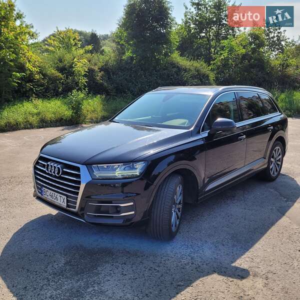 Внедорожник / Кроссовер Audi Q7 2018 в 