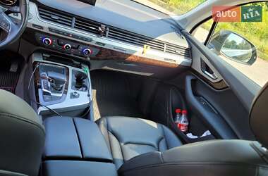 Внедорожник / Кроссовер Audi Q7 2018 в 