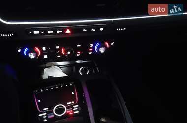 Внедорожник / Кроссовер Audi Q7 2018 в 