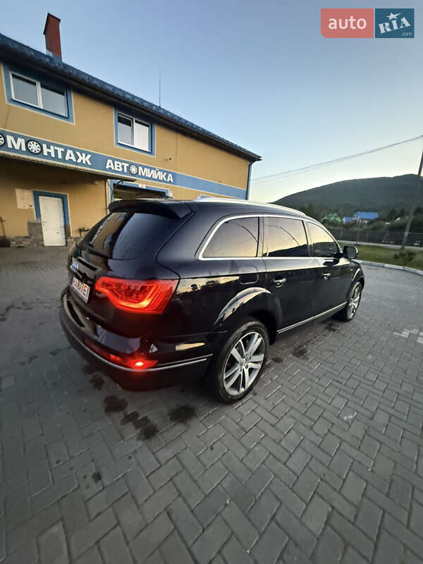 Внедорожник / Кроссовер Audi Q7 2012 в Межгорье