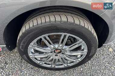 Внедорожник / Кроссовер Audi Q7 2014 в 