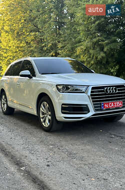 Внедорожник / Кроссовер Audi Q7 2018 в 