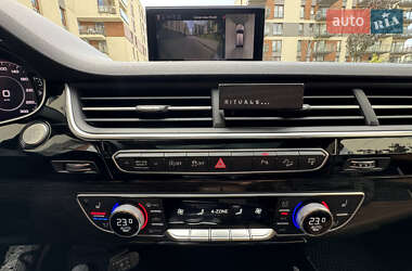 Внедорожник / Кроссовер Audi Q7 2017 в 
