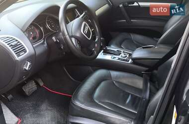 Внедорожник / Кроссовер Audi Q7 2010 в 