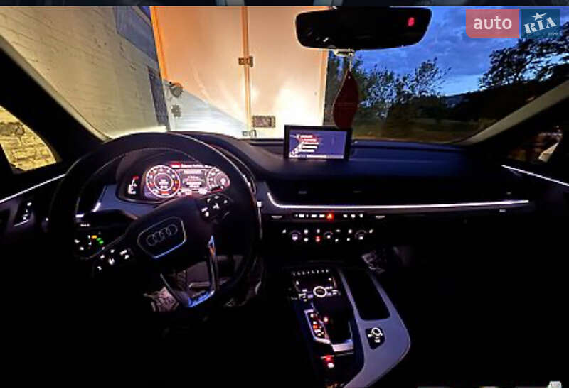 Позашляховик / Кросовер Audi Q7 2018 в Києві