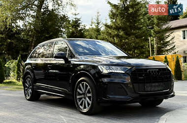 Внедорожник / Кроссовер Audi Q7 2021 в 