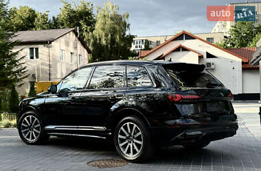 Внедорожник / Кроссовер Audi Q7 2021 в 