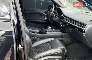 Внедорожник / Кроссовер Audi Q7 2017 в 
