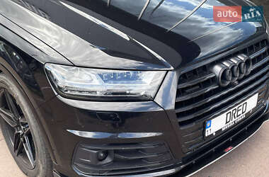 Внедорожник / Кроссовер Audi Q7 2017 в 