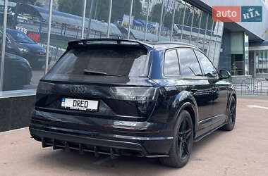 Внедорожник / Кроссовер Audi Q7 2017 в 