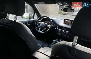Внедорожник / Кроссовер Audi Q7 2016 в 