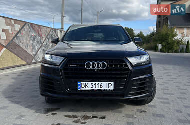Внедорожник / Кроссовер Audi Q7 2016 в 