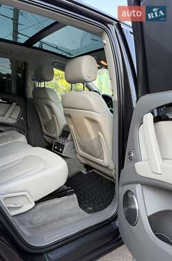 Внедорожник / Кроссовер Audi Q7 2012 в 