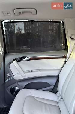 Внедорожник / Кроссовер Audi Q7 2012 в 