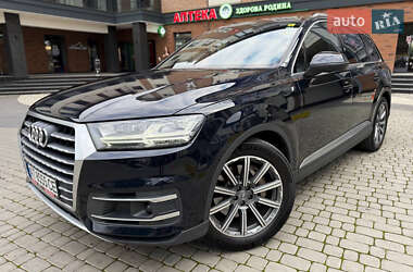 Внедорожник / Кроссовер Audi Q7 2016 в 