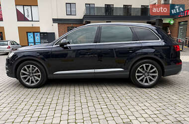 Внедорожник / Кроссовер Audi Q7 2016 в 